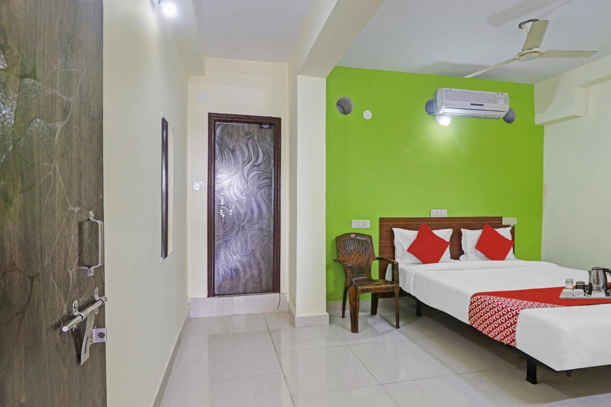 Super Hotel O Dk Reddy Square ไฮเดอราบัด ภายนอก รูปภาพ