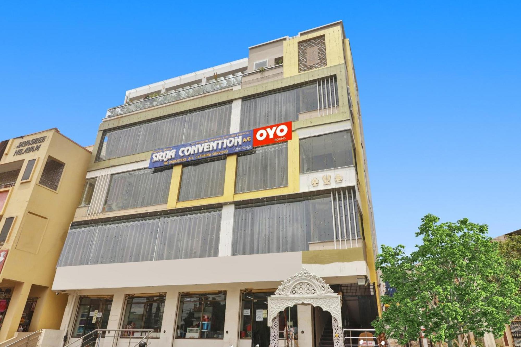 Super Hotel O Dk Reddy Square ไฮเดอราบัด ภายนอก รูปภาพ